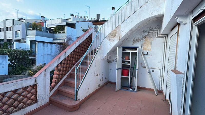 Foto 100d43c9-badf-4d3e-8dc7-48890a15b9dc. Casa amb aparcament a Centre Mataró