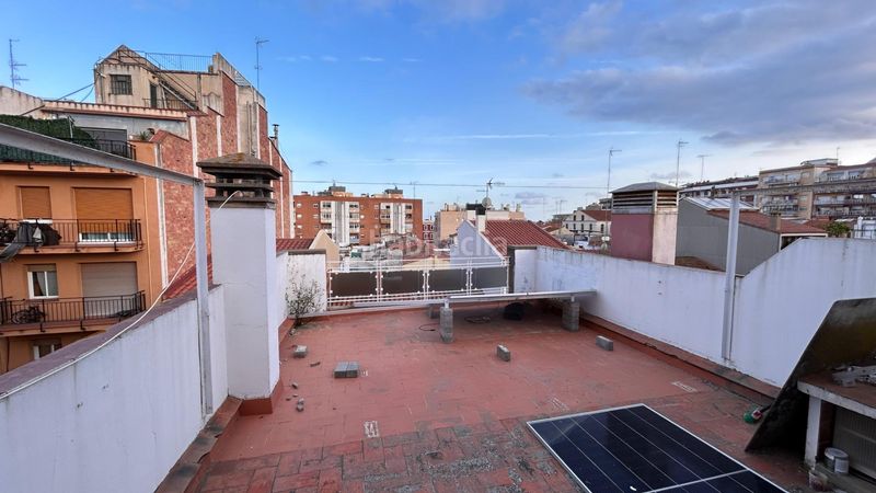 Foto 17c10a5a-22fb-4f50-9367-e119a47f3664. Casa amb aparcament a Centre Mataró