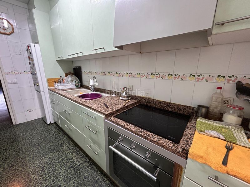 Foto 1c17fbe8-7aec-48fc-9735-23e39fd24806. Casa amb aparcament a Centre Mataró