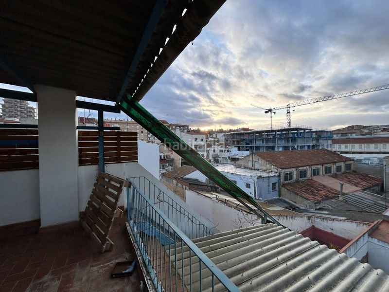 Foto a41d3e4d-a5f3-4ea8-863c-62aee63c7395. Casa amb aparcament a Centre Mataró