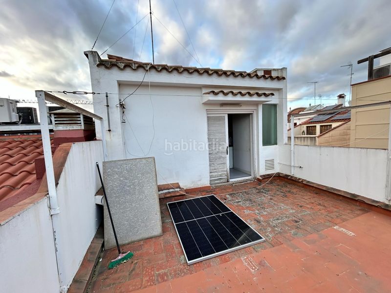 Foto b8aa21d7-a941-4bc2-a133-035b2818a403. Casa amb aparcament a Centre Mataró