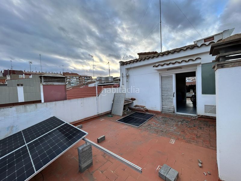 Foto c4f2d308-648e-410a-afef-eafb470af026. Casa amb aparcament a Centre Mataró