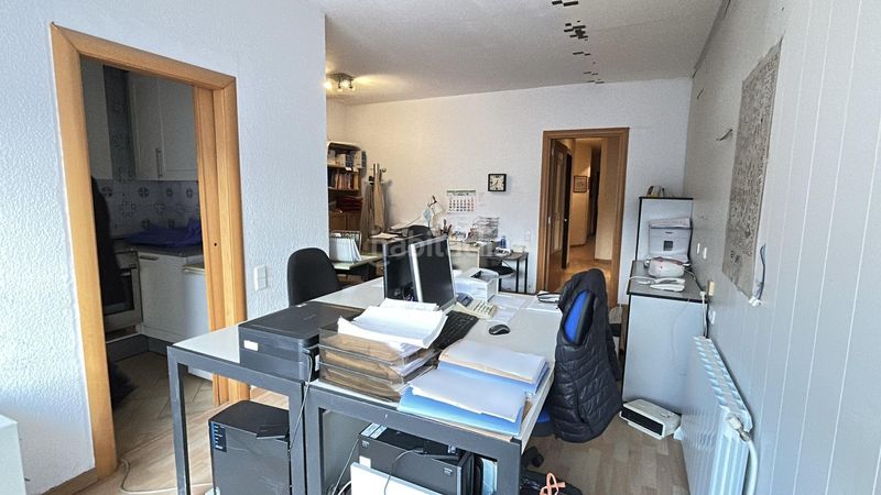 Foto d35e8afe-7cc4-4207-b9af-b781b5447689. Casa amb aparcament a Centre Mataró