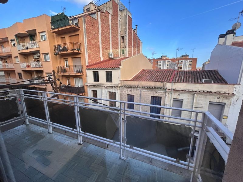 Foto e79ae590-e352-42c1-8fd7-f2a31d1e3610. Casa amb aparcament a Centre Mataró