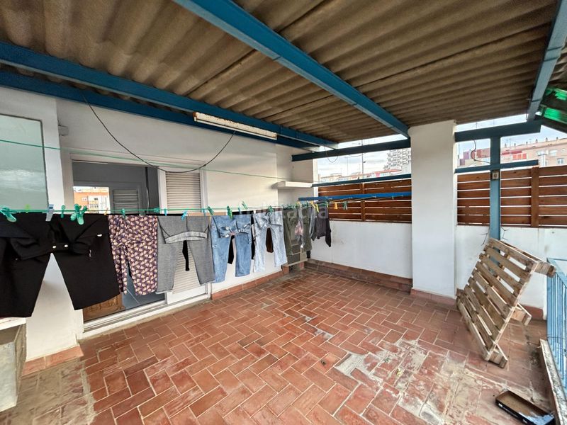 Foto f3434a30-5b14-4821-b554-74dd68f17eb7. Casa amb aparcament a Centre Mataró