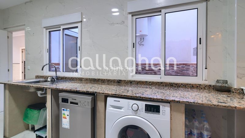 Foto b9321d56-d0a7-49b3-8e9b-2b1be6ce6419. Planta baixa a Centro puerto Sagunt