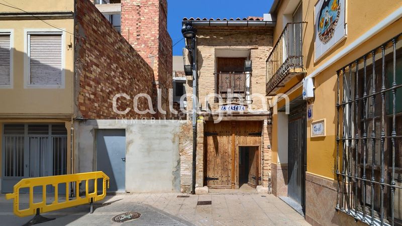 Foto b460d60e-f797-490c-ba83-7f57e3d85d94. Edifici a Benifaió