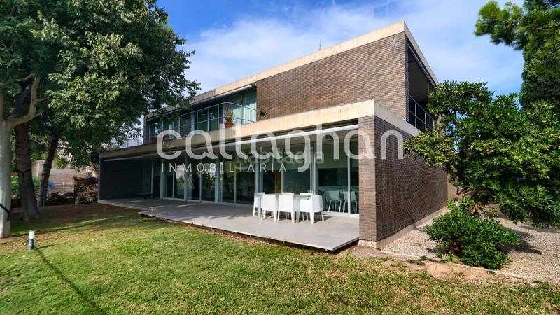 Foto 0f4dc141-cc7a-4b3c-a13c-df950b227b90. Chalet espectar chalet de lujo en nueva santa barbara en Godella