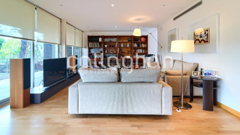 Foto 37592f14-bac6-4173-b321-eb98b019264c. Chalet espectar chalet de lujo en nueva santa barbara en Godella