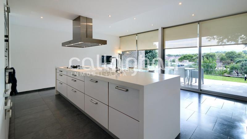 Foto 411a8c27-b469-4746-b343-70d0ff936ad2. Chalet espectar chalet de lujo en nueva santa barbara en Godella