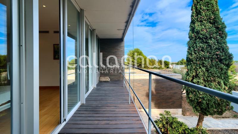 Foto 80918c89-f715-47c9-a6e6-ce3398e49ae3. Chalet espectar chalet de lujo en nueva santa barbara en Godella