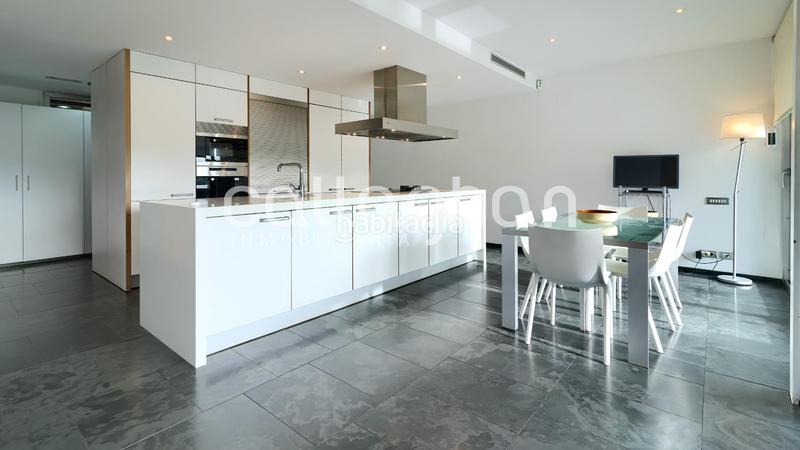 Foto 9ce56d60-b305-4f8f-9166-9c6a2d8ed5e0. Chalet espectar chalet de lujo en nueva santa barbara en Godella