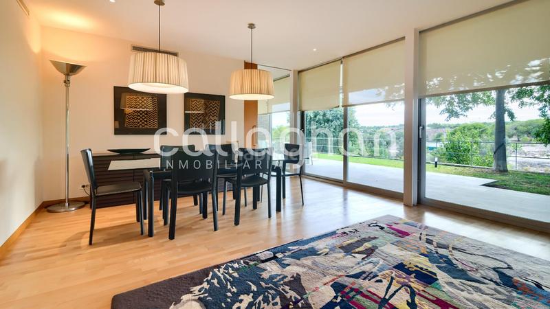 Foto c5d4acb5-737d-4ae1-a083-da7e8c927ef8. Chalet espectar chalet de lujo en nueva santa barbara en Godella