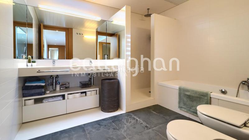 Foto cea42b50-71d5-42df-9ff2-3f8af7ef2858. Chalet espectar chalet de lujo en nueva santa barbara en Godella