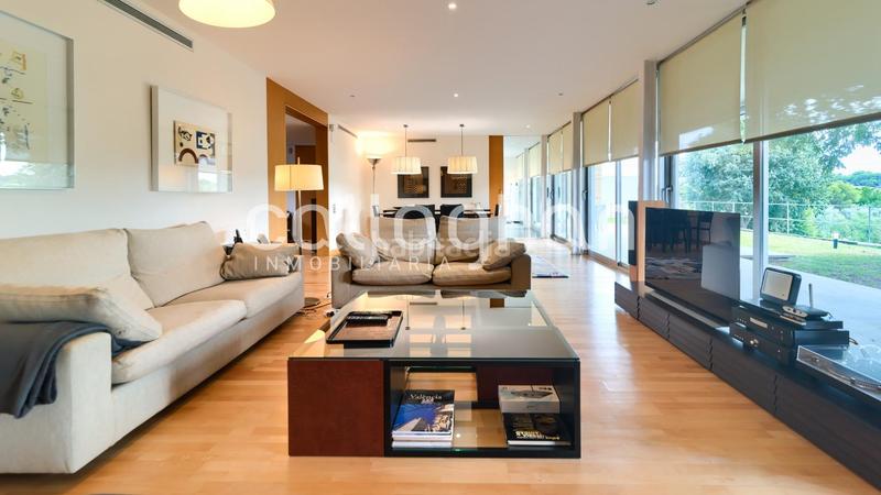 Foto ffc80c66-843f-4bd6-bb97-4cb5d9654650. Chalet espectar chalet de lujo en nueva santa barbara en Godella