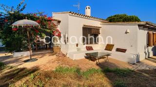 Xalet a La Cañada. Magnífico chalet distribuido en una planta sobre una parcela de