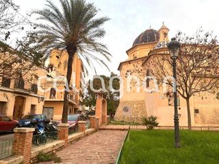 Planta baixa a Zona Concordia. Polivalente inmueble en el corazón de burjassot con plaza de gar