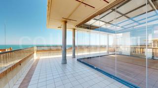 Àtic  Calle de espada. Ático dúplex con terraza de 140 m, de los cuales 80 m están acri