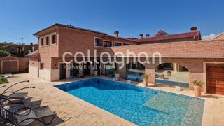Chalet  Avenida vicente cañada blanch. Descubre el lujo en villa burriana un paraíso en la costa de aza