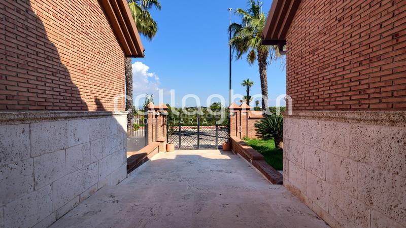 Foto 09a9e53a-3981-4c61-a435-c766ca3c1f0f. Chalet mit heizung parking pool in Playa Burriana