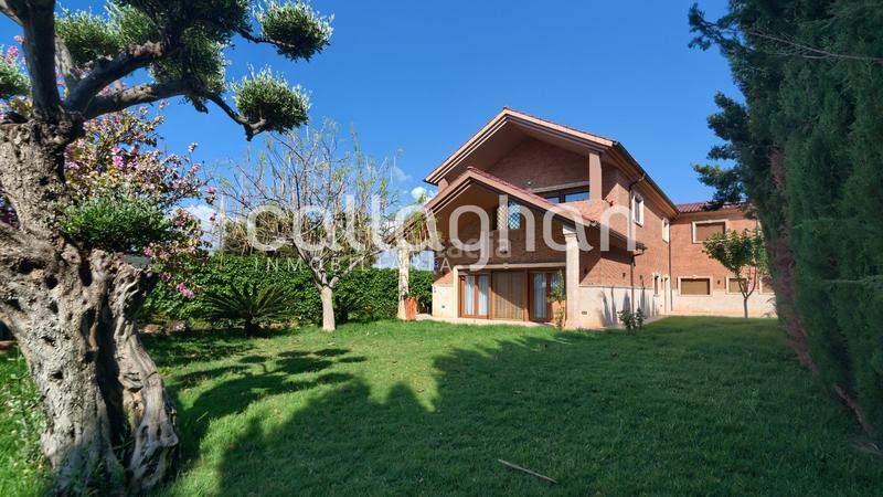 Foto 2181e997-272e-447d-b5b3-b60befcccfc2. Chalet mit heizung parking pool in Playa Burriana