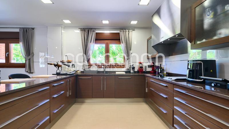 Foto 647ba102-2678-43bb-b9bc-cd7eb113d32b. Chalet mit heizung parking pool in Playa Burriana