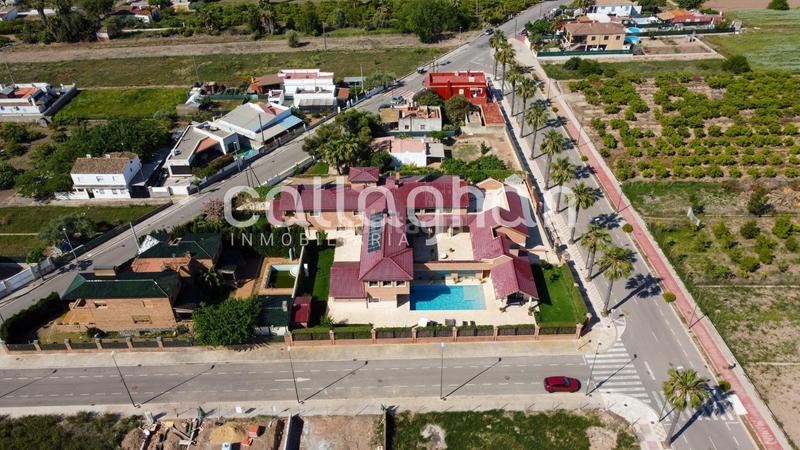 Foto 649f3165-1ba7-410f-b1bd-f019e2266f93. Chalet mit heizung parking pool in Playa Burriana