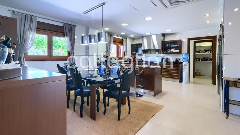 Foto 74ba59e0-2d11-40bc-b72a-0e546a606b6f. Chalet mit heizung parking pool in Playa Burriana