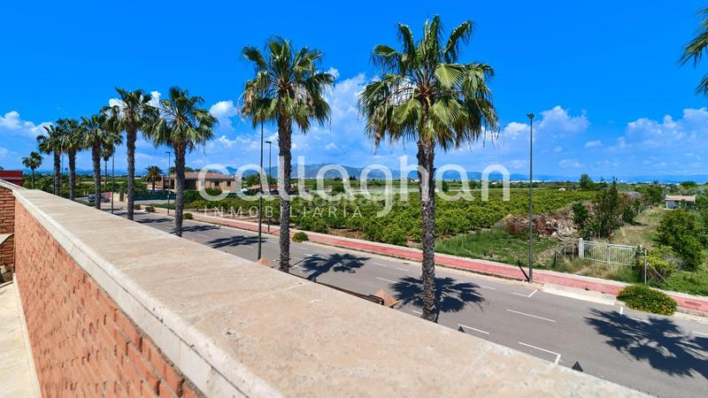 Foto 98ff1d54-dd92-4ade-b264-fb87c7653bd8. Chalet mit heizung parking pool in Playa Burriana