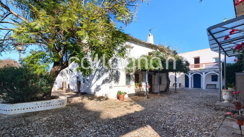 Foto b35af270-7bae-4026-94f4-5e8d85e21fc9. Xalet amb calefacció aparcament piscina a La Presa - Collado - La Malla Manises