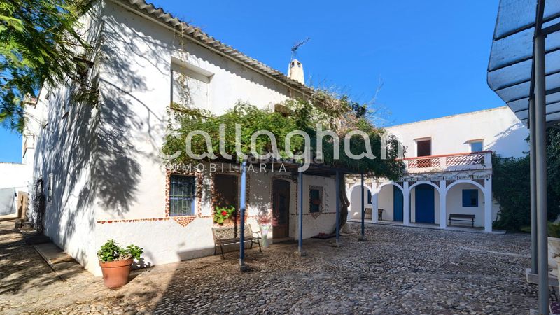 Foto c39a9ac0-c14f-4b99-9c46-445fa03dc30c. Xalet amb calefacció aparcament piscina a La Presa - Collado - La Malla Manises