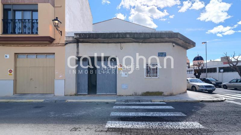 Foto 4363ad24-36f8-49c8-8cd2-55d99d5f463b. Edificio patio preparado para edificar en Chilches