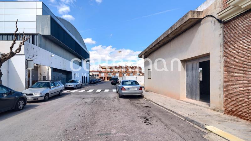 Foto 98ff55a1-268f-4256-8986-fa11d59c09cf. Edificio patio preparado para edificar en Chilches