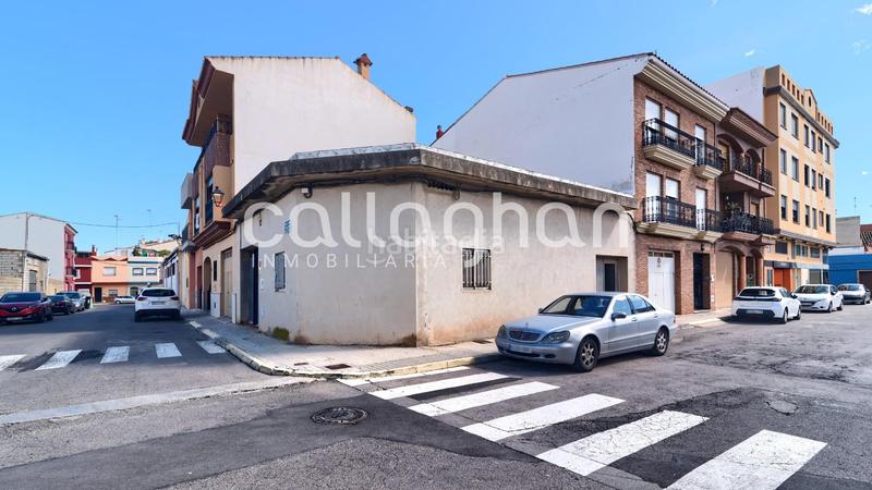 Foto b1a8fb1e-8a89-40e1-bae8-efd3292133dd. Edificio patio preparado para edificar en Chilches