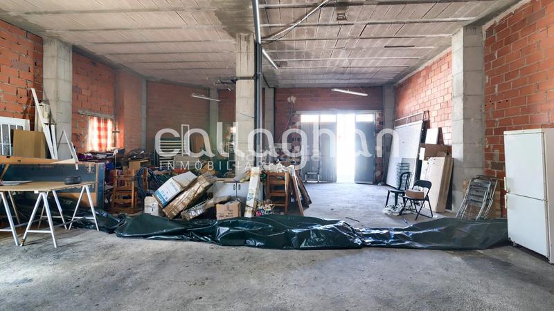 Foto f7611379-c6c7-420e-ac4b-838acd3093c4. Edificio patio preparado para edificar en Chilches