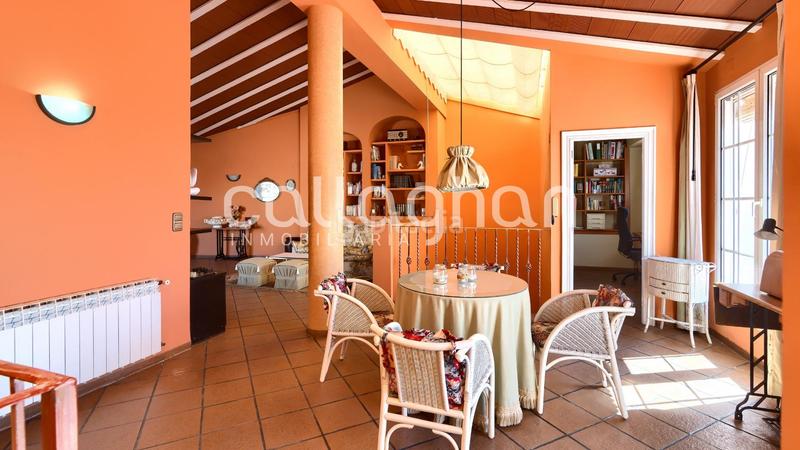 Foto d393787a-fd7c-433a-9db4-22b713883988. Maison jumelée avec chauffage parking piscine dans Chilches