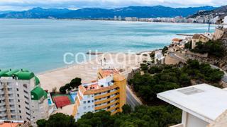 Edifici  Calle maestro joaquín rodrigo vidre. Edificio en venta en primera línea junto al mar en playa los oli