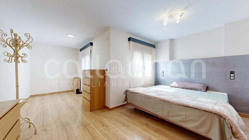 Foto 1857c0f8-bf8b-4b68-8a20-7f760ba958af. Casa adossada amb calefacció aparcament a Benetússer