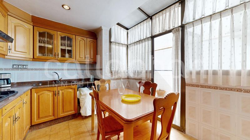 Foto 1923b55c-87d9-49d3-b9fb-d2e2c977777a. Casa adossada amb calefacció aparcament a Benetússer