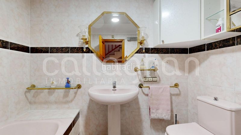 Foto 1a4f630a-8d32-4786-9a98-a78bed7f5074. Casa adossada amb calefacció aparcament a Benetússer