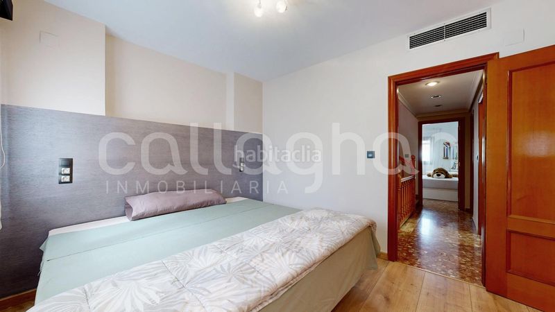 Foto 4f0cfda2-964f-4b43-bf9a-1a40bced5120. Casa adossada amb calefacció aparcament a Benetússer