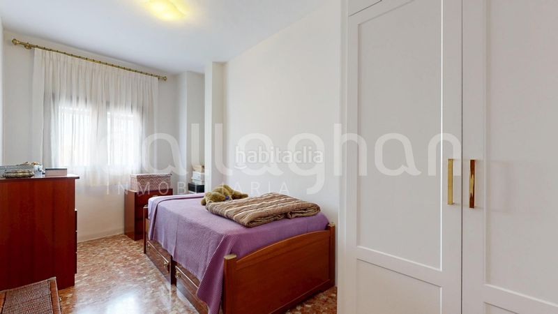 Foto b3fd5aea-3126-4b00-b6a8-f1b8d247ba2d. Casa adossada amb calefacció aparcament a Benetússer