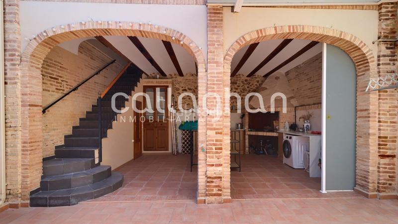 Foto 3a426bbb-e774-4c8b-96ce-ebbb7a5e1fbf. Alquiler casa pareada casa de pueblo reformada en alquiler centro de rafelbuñol en Rafelbunyol