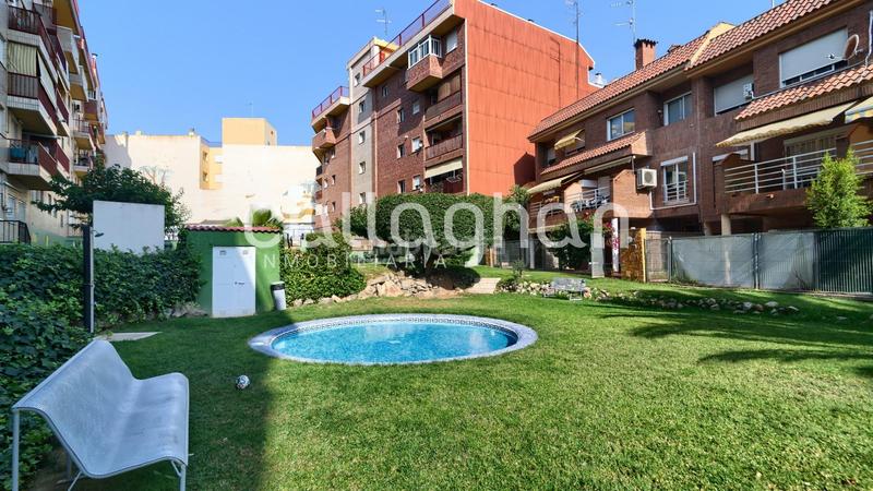 Foto 25f36cfb-6e9b-436e-a39f-ecbf2ab34b9a. Casa adosada una casa con alma propia y piscina, en el corazón en Paterna
