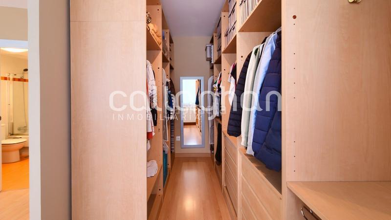 Foto 3a04b88f-ef54-4cf6-994b-69f8d97faf6a. Maison jumelée avec chauffage parking piscine dans El Alborgí Paterna