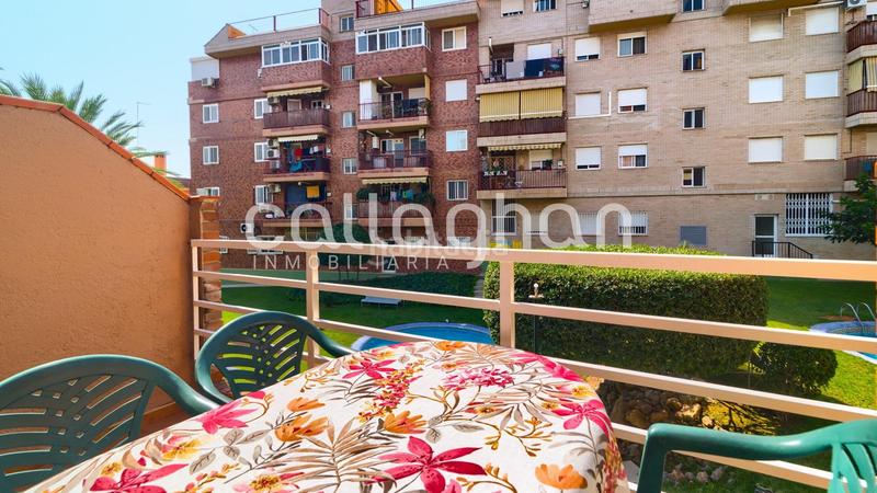 Foto 456a284e-8a1f-48d1-8d1d-e7a005a2b171. Maison jumelée avec chauffage parking piscine dans El Alborgí Paterna