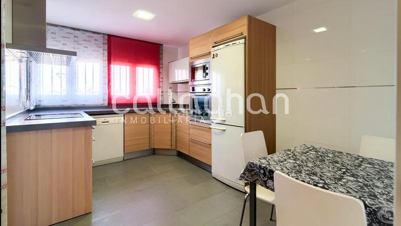 Foto 77a2b925-96fa-45aa-82da-09d44b010bdc. Maison jumelée avec chauffage parking piscine dans El Alborgí Paterna