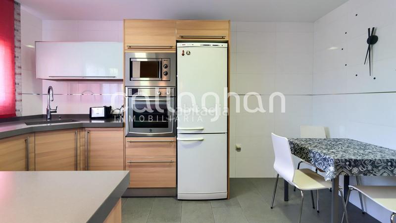 Foto 8ca5cff6-7996-4c70-9d38-d73cf234d501. Maison jumelée avec chauffage parking piscine dans El Alborgí Paterna