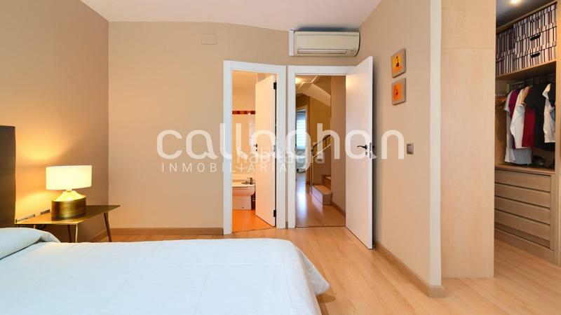 Foto 9c496185-ef89-46cd-b0ac-3395d03b33db. Casa adosada una casa con alma propia y piscina, en el corazón en Paterna