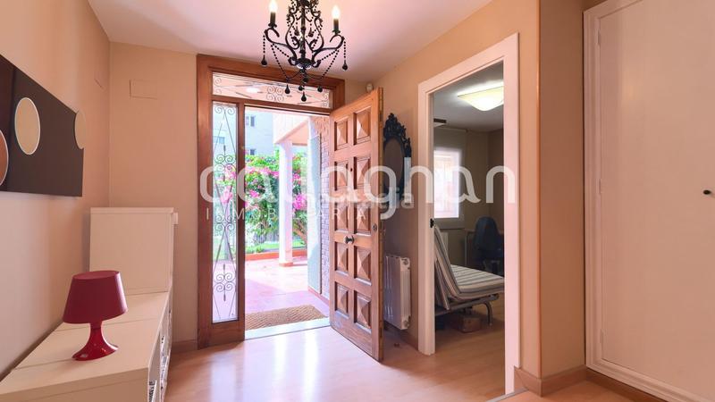 Foto c896e625-1ea9-4b4a-9ff1-1b3f37960d9f. Maison jumelée avec chauffage parking piscine dans El Alborgí Paterna